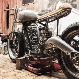 Obsessed by cafe racers, scrambler, trackers, vintage gear and cars! Transforming myself to the life what I want to live. My Twitter is my moodboard