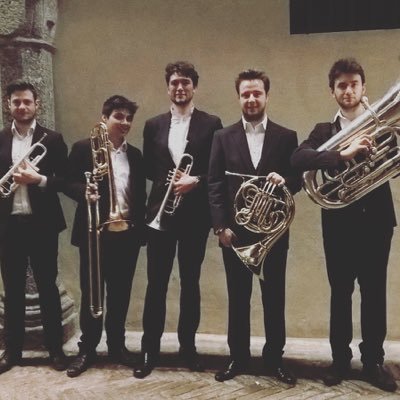 Quintetto ottoni formatosi a Novara per la volonta di 5 studenti del Conservatorio G.Cantelli di Novara. Attivo su tutto il territorio Italiano e non solo!