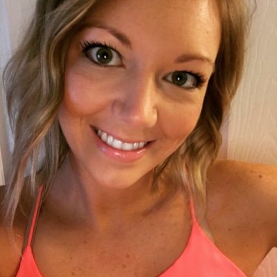 LetsXO_N_Makeup's profile picture. Proud Mommy, Wife & Younique Independent Presenter! Ask me about my Amazing Makeup! Facebook: Lets Kiss & Makeup #makeuplover Email: robynblomme@gmail.com