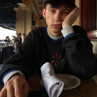 ‼️‼️DO NOT FOLLOW ME BACK‼️‼️ This is a free follow, follow me back at @poshtroye