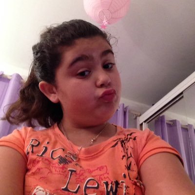 slt j'ai 11ans mon sport c'est la zoumba biz