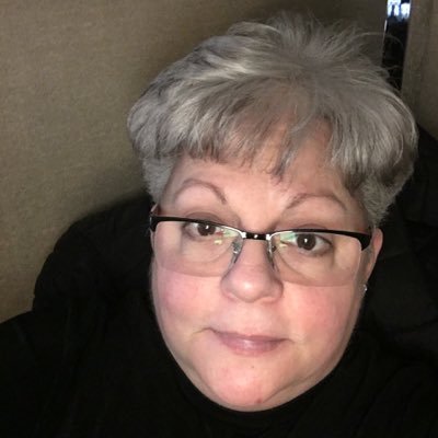 IvyLazzarini's profile picture. I am human!