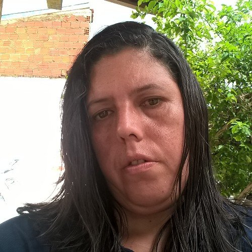 lucyleneal's profile picture. 