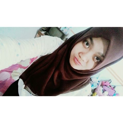 anggardewi23's profile picture. 