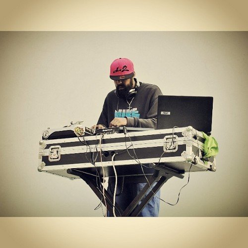 Dj beatmaker turmtables scratch /rap dnb dubstep music for life Para contrataciones: +58 4122110862 Instagram: Bestbadius Facebook: Bestbadius
