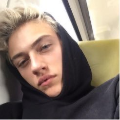 luckyrpgdab's profile picture. nvm g pas d'idées