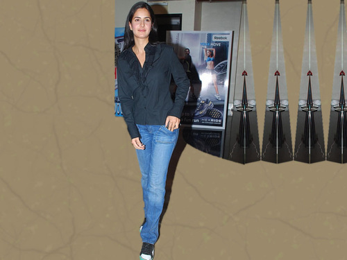 deepics's profile picture. 