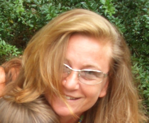 nadiabava's profile picture. 