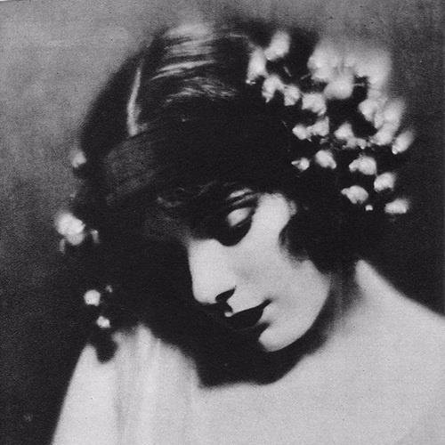 Fictional reclusive actress who once appeared in Edwardian silent films - soon to feature in a novel: The Last Days of Leda Grey by @essiefox