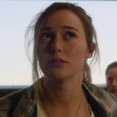 DONT FOLLOW HERE//free follow from @silveralycia, follow me there :)