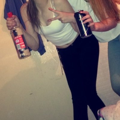 prelove13cd's profile picture. Sisterly love