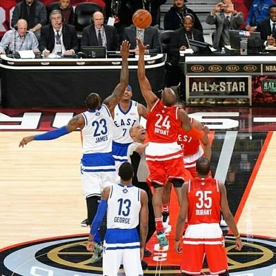 Enamorado de la vida y el cine. Baloncesto, sobre todo NBA. Me muestro romántico tras la pluma.