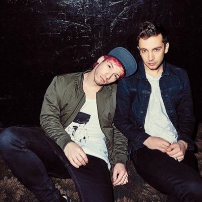 Same picture of twenty one pilots every day. Follow @samepicoftyjo and @samepicofjoshd