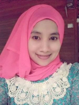 Lulusan STKIP YDB  LA 09 , s1 pendidikan Bahasa Indonesia, kota asal Koto Padang, Sumatera Barat Indonesia
