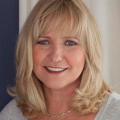 Strategic marketing and branding specialist who has traveled the globe, Renate brings a vast array of experiences and know-how to the table.