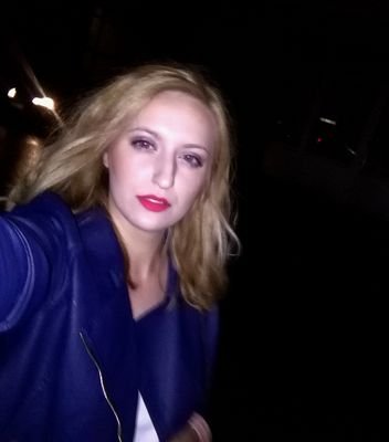 flamelady2's profile picture. Studentica IV godine Žurnalistike. Voli zabavu, pisati, knjige, modu, filmove, R'n'R, kafu, gumene bombone. Nije ljubitelj životinja i porok su joj cigarete.