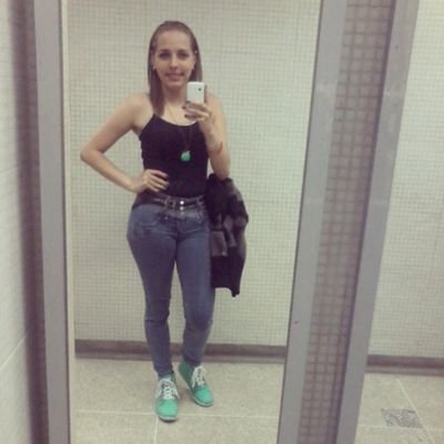 AndreynaZ2702's profile picture. 