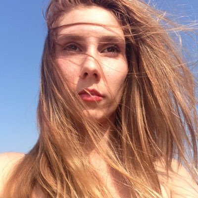 Live, laugh, cannabis. Passionate about language, health & social movements. Writer. Feminist.