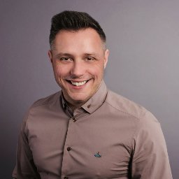 Author of Beyond Brand via @CMcVoy, available to buy today at https://t.co/3x7IlA9WoF Delivering #Customer #Experience to #SME companies without big bills