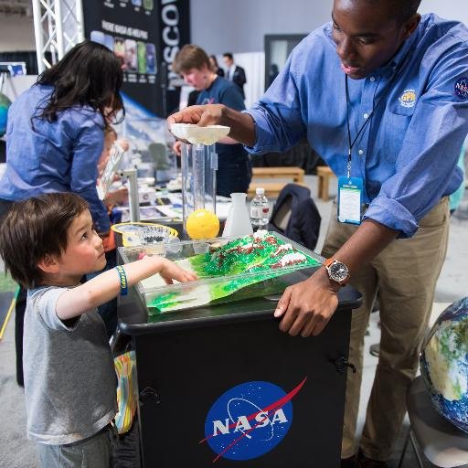 Explore the universe and our home planet with @NASA virtual exhibits, live events, online activities and more! 🚀🤓🤩👩🏾‍🚀