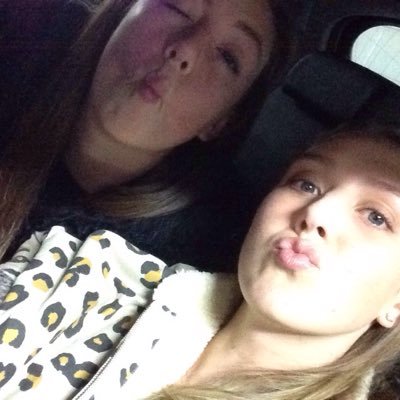 lugeddes's profile picture. woman; woah-man!