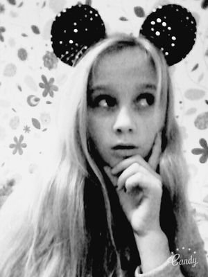 Nikki_Mlnkv's profile picture. 