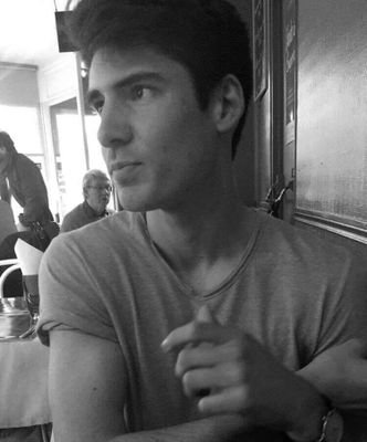 Val_blg's profile picture. 