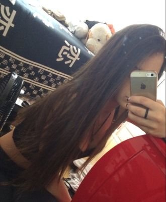 srdebss's profile picture. É muita cor de Skol pra pouco dinheiro