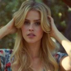 Twisted by life, tainted by love. I'm the girl that always loves too much. #RolePlay Always and forever @CausticButcher #SpecialLoopys Baneful's bitch.