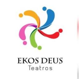 Somos una compañía de Teatros de Transformación, producimos espontáneamente metáforas en escena a partir del diálogo y las narraciones que comparte la audiencia