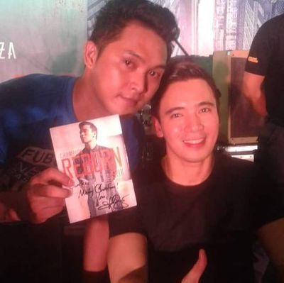 Erik Santos Friends Online  
Avid Listener @mor101.9