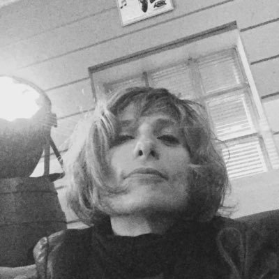 AnneMarieVeloso's profile picture. Comptes officiels de Twitter