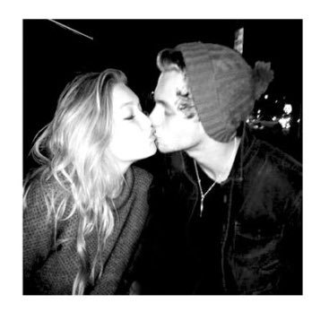 castawaychw's profile picture. @rosesbea