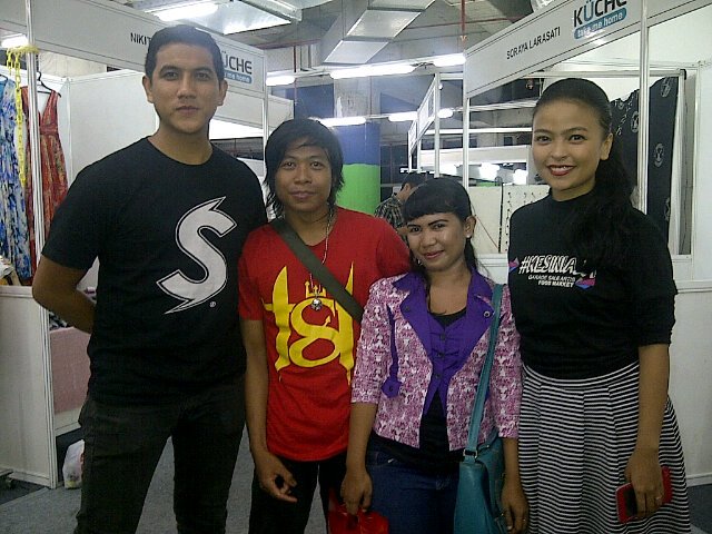 Member @KKjakarta_»My idol :@tantrikotak,,@chua_kotak..@cellakotak ,,,wearing@TSIcloth | sak MODARE beri ener9i bwt @kotakband_