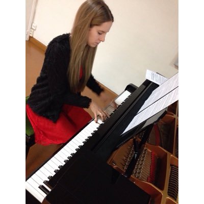 Pianista a tiempo completo. Guitarrista a ratos. Proyecto de Soprano y Violonchelista. Nulla vita sine musica. Snapchat: noeliiadiez