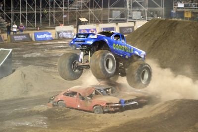 Colombian Monster es una empresa que esta en Colombia con Monster Truck americanas para estrategias comerciales y multitudinarios espectáculos.