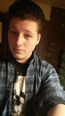 MisterSirWaffle's profile picture. Hi I'm Zak and I'm socially awkward.
Taken by my beautiful girlfriend Fiona