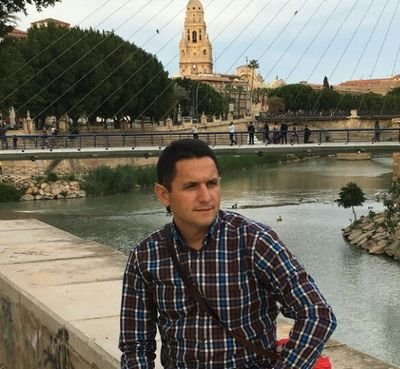 Ingeniero de Caminos, enamorado de Ceutí y de mi familia. Aficionado a correr por la huerta. Optimista por naturaleza