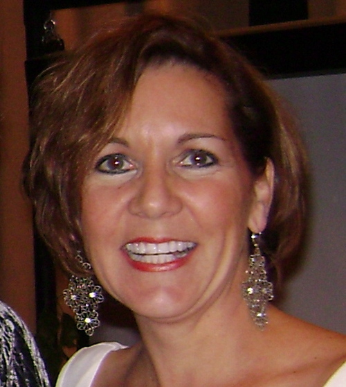 Author, speaker, Certified Professional Organizer, columnist, helping others live a simpler, more organized life.
