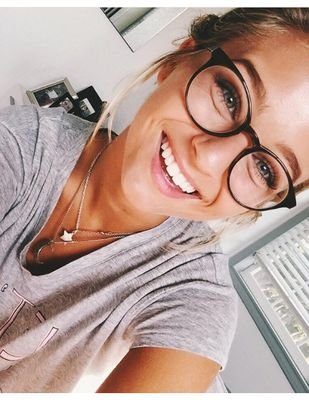 JessieRPGHVD2's profile picture. Face au danger les lâches se cachent, et les hommes courageux se montrent.