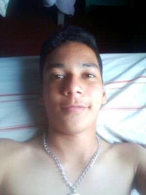 #SiguemeYTeSigo Piel: #Blanca Cabello: #Negro Musica: #Electronica,#Reggaeton,#Salsa,#Rap..! Color: #Verde,#AzulRey,#RojoIntenso..!