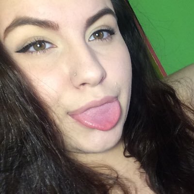 uhhtalazia's profile picture. @_Dreww__ belongs to me