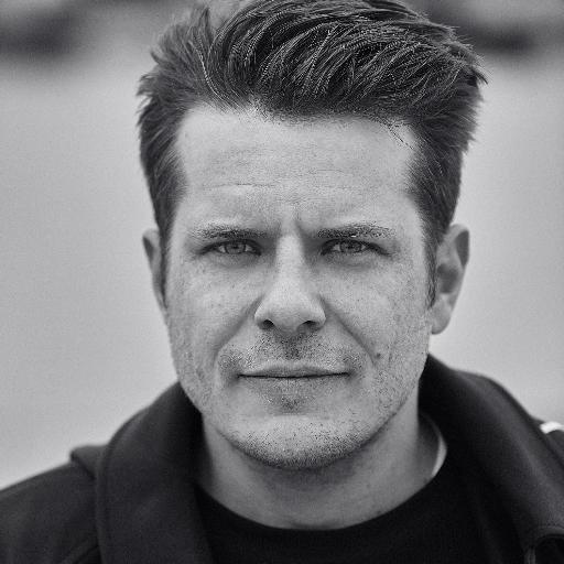 Co-Founder and CEO USA of Hypersolid, a global technology and brand experience company. In love with technology, design and art!
