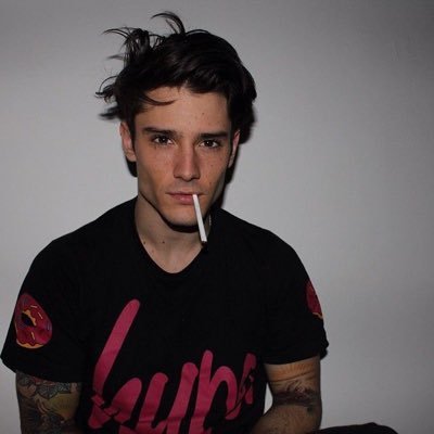 evanrpgds's profile picture. baisse ta culotte, c'est moi qui pilote