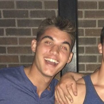 heyitsjoshbrown's profile picture. 