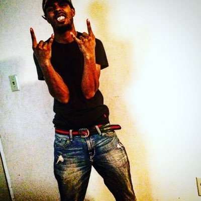 Lor slickk azz nigga juju be da name goofy #SavageSqaud ♊️ #DumDum IF KING KE' DONT TRUST U IMMA SHOOT U , IF BRO NEM DONT TRUST U IMMA SHOOT U #STONER