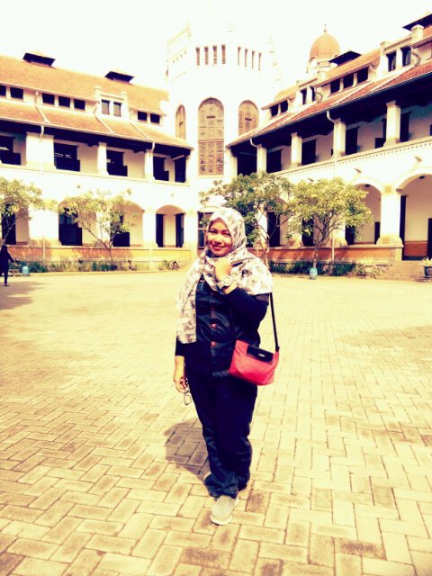 gigi_gurita's profile picture. Bunbulbul|| #WanaWisataTNT #WahanaBatik || Backpacker || MC  || second account @ngiit_ || Sewangi dan Sepahit KOPI !!