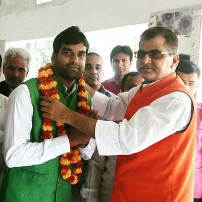 satishkateya's profile picture. ★★★हम राजनीती करने नहीं,इसे बदलने आये है।★★★
★★★_अध्यक्ष -भारतीय जनता पार्टी कटेया नगर_★★★