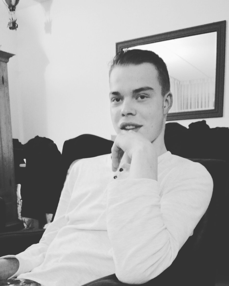 snapchat: henrie1997, instagram: henrie_altijdmoe / altijd smooor in de keet / lekkaah is cekaaah / bierlieber