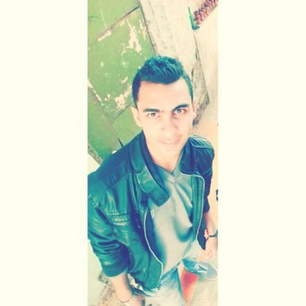 - إنك تِكُونْ فى سِن العشرينْ بيبقى موضُوعْ صَعْبّ جدا ، لا مِنْكّ كِبير كفاية علشان تتحمل الضُغوط دى كُلها ، ولا أنت صُغير علشان متهتمِش بيها ✋